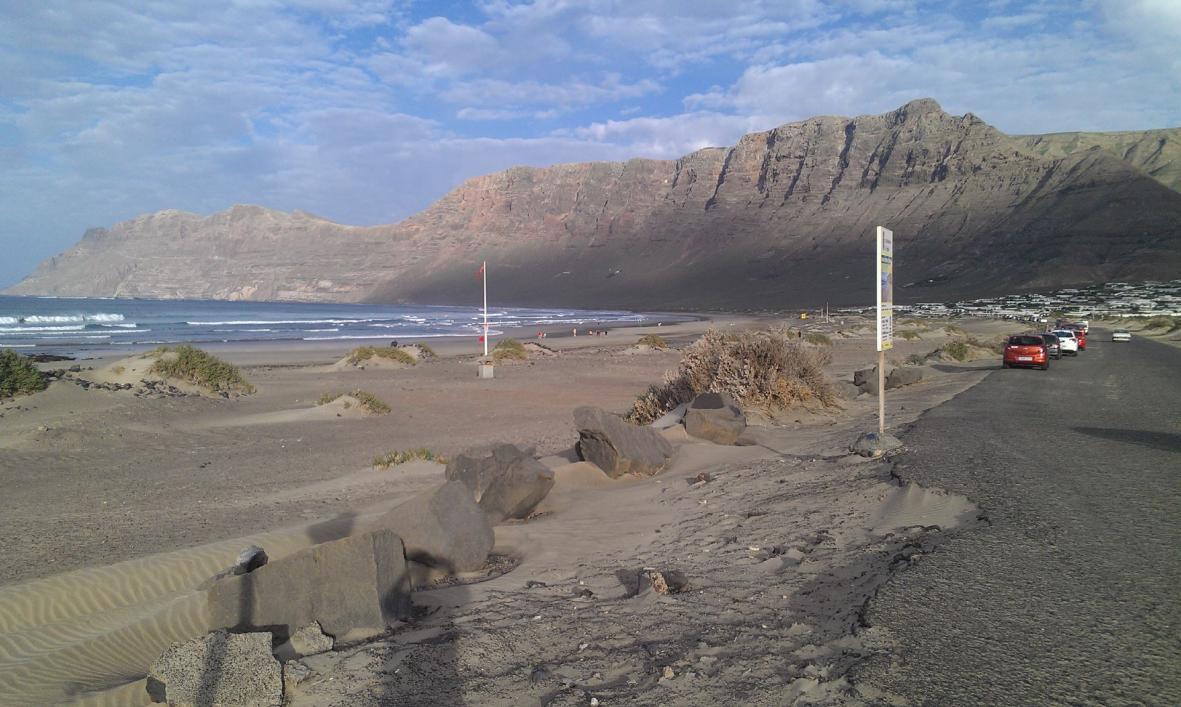 "Playa Famara" im Norden der Insel, bei Tequise